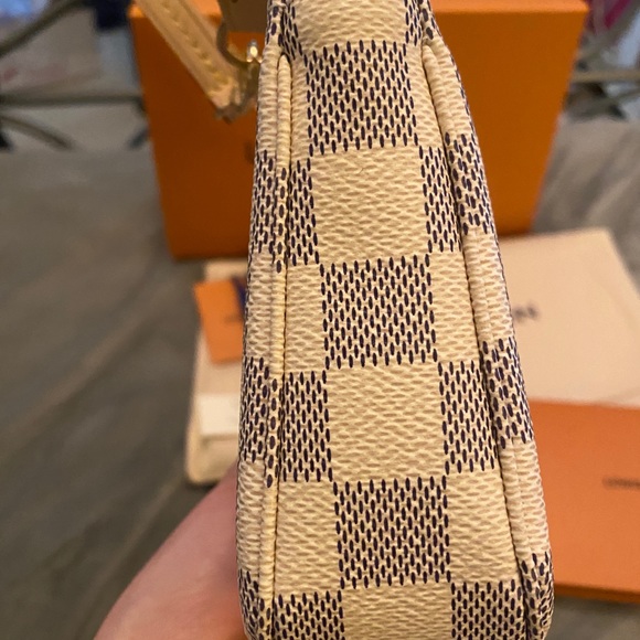 Louis Vuitton Pochette Accessoires - Picture 2 of 7